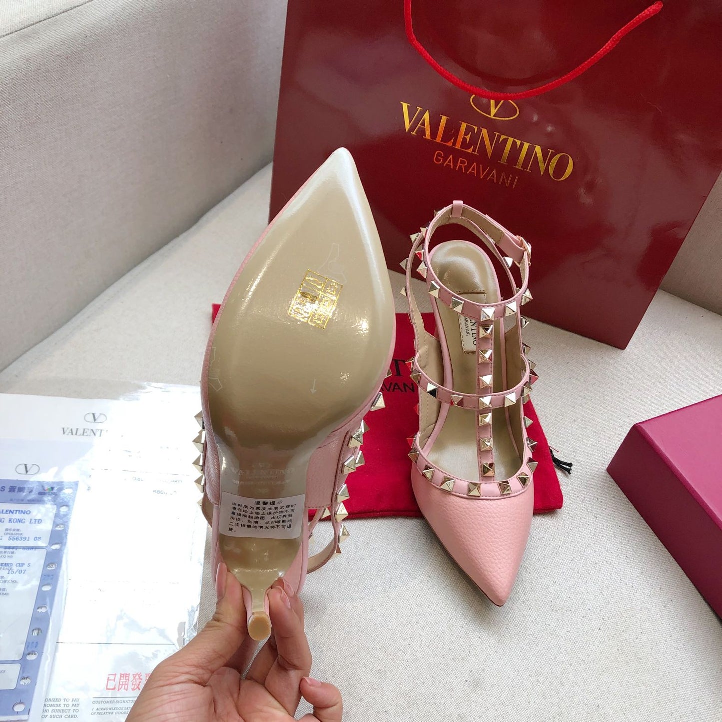 ROCKSTUD LIGHT PINK METALLIC CALFSKIN ANKLE STRAP HIGH SANDAL - 34 / 9.5 cm