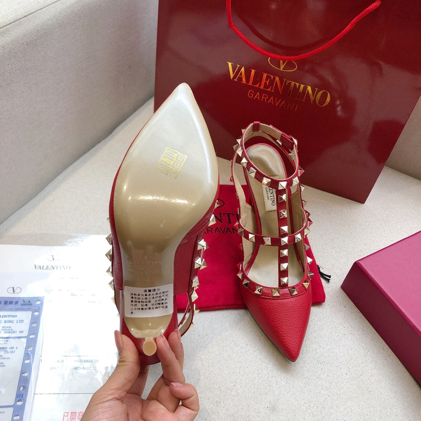 ROCKSTUD RUBY RED METALLIC CALFSKIN ANKLE STRAP HIGH SANDAL - 34 / 9.5 cm