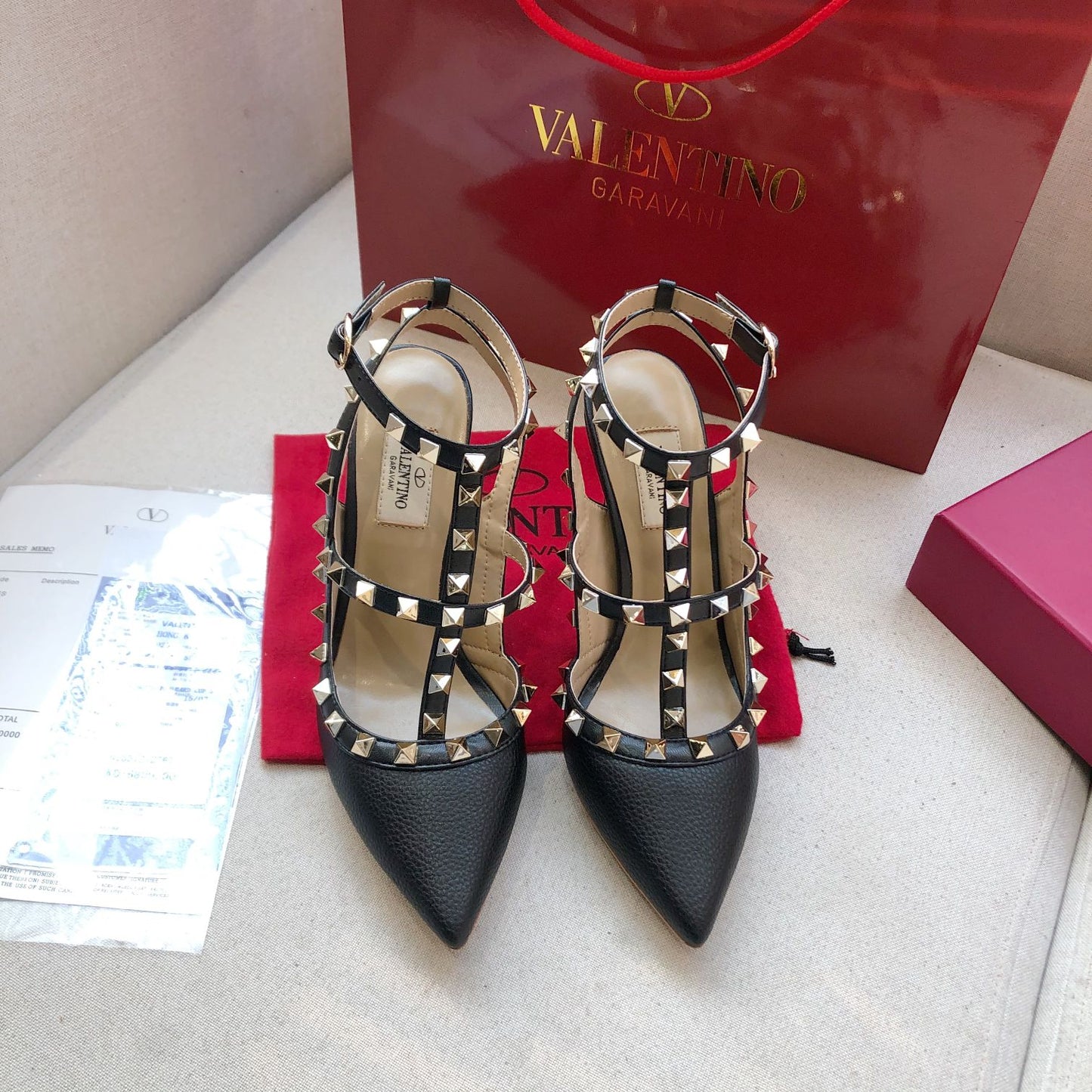 ROCKSTUD BLACK METALLIC CALFSKIN ANKLE STRAP HIGH SANDAL - 34 / 9.5 cm