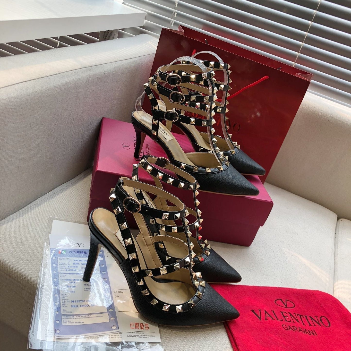 ROCKSTUD BLACK METALLIC CALFSKIN ANKLE STRAP HIGH SANDAL - 34 / 9.5 cm