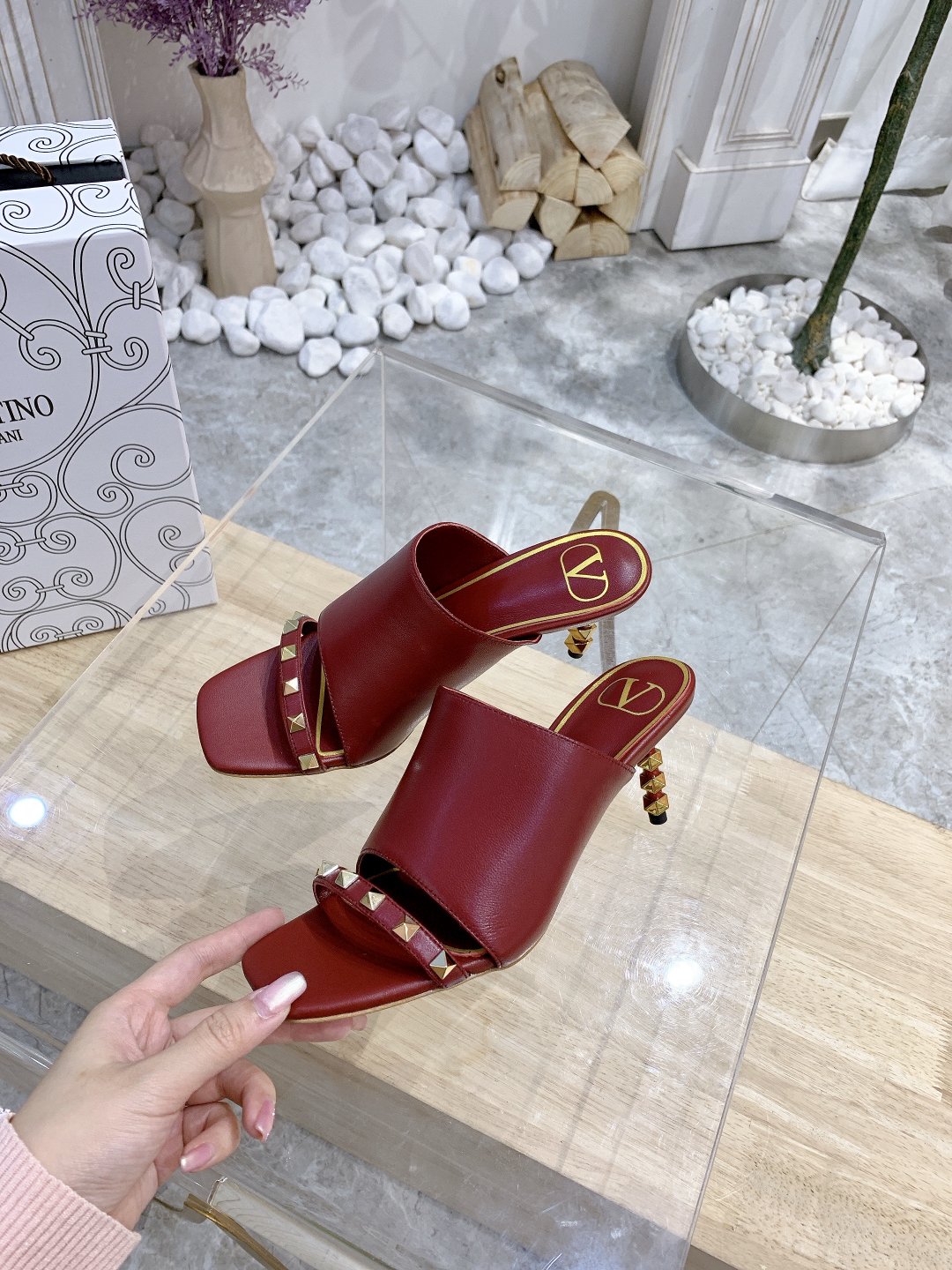 ROCKSTUD TOWER-HEEL MULES IN CURRANT RED CALFSKIN 7 CM - 34