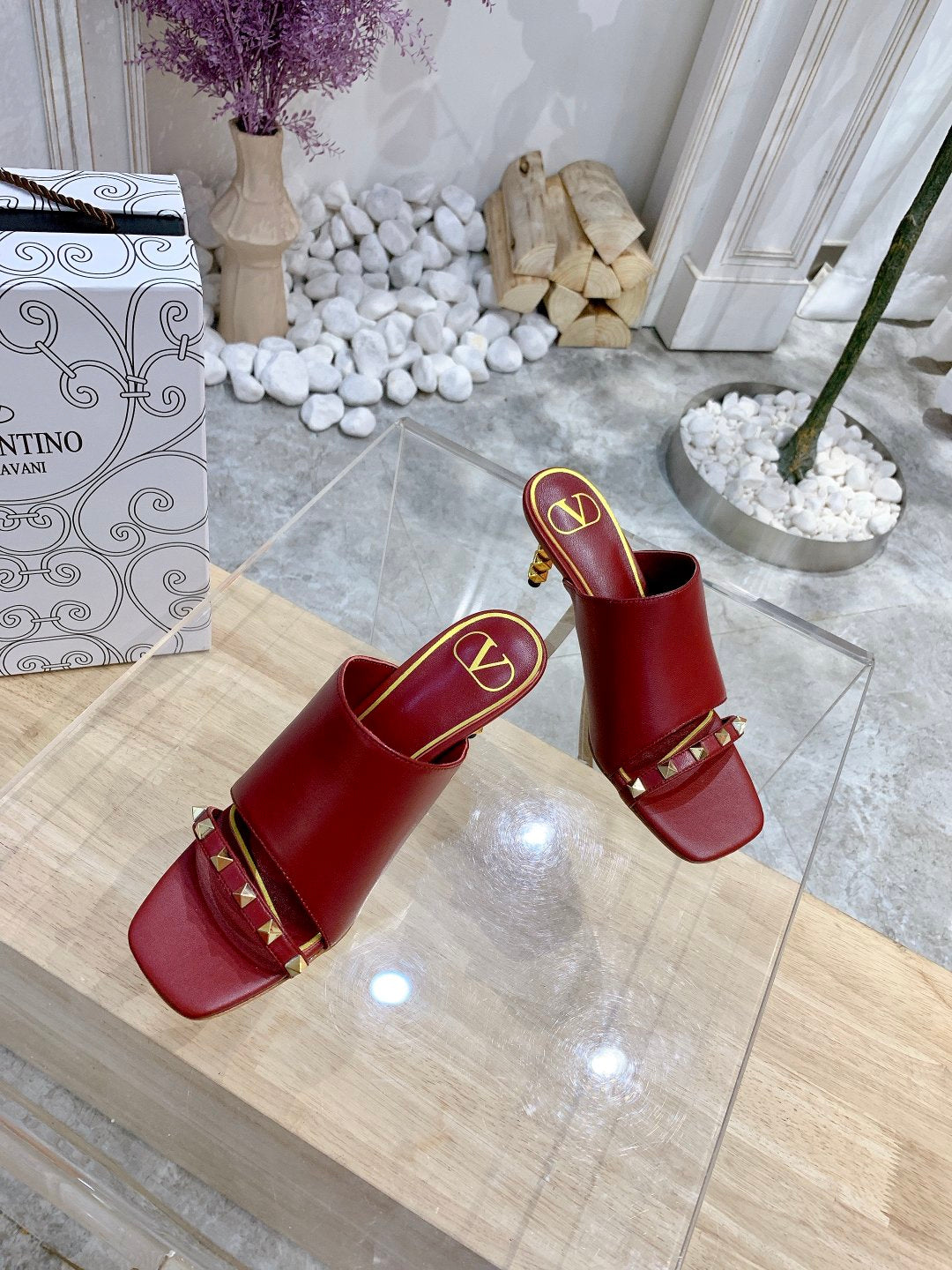 ROCKSTUD TOWER-HEEL MULES IN CURRANT RED CALFSKIN 7 CM - 34