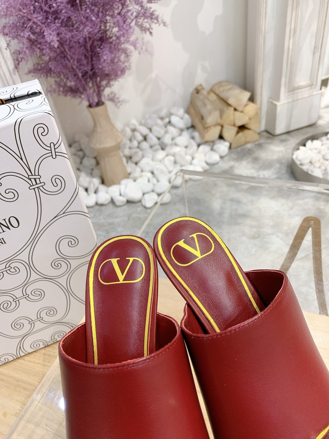 ROCKSTUD TOWER-HEEL MULES IN CURRANT RED CALFSKIN 7 CM - 34