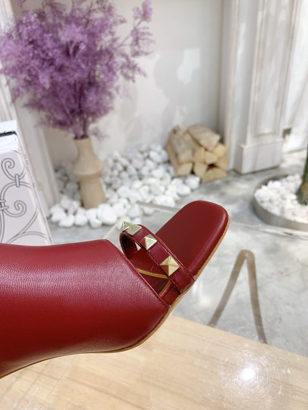 ROCKSTUD TOWER-HEEL MULES IN CURRANT RED CALFSKIN 7 CM - 34