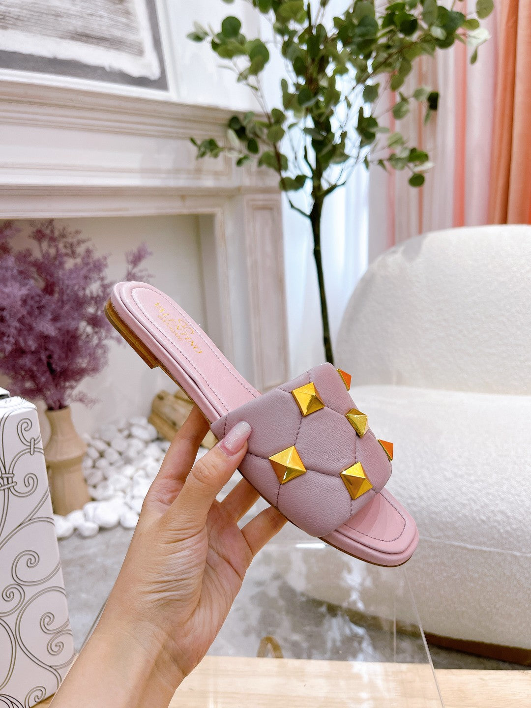 STUD FLAT SLIDE IN BABY PINK LAMBSKIN - 34