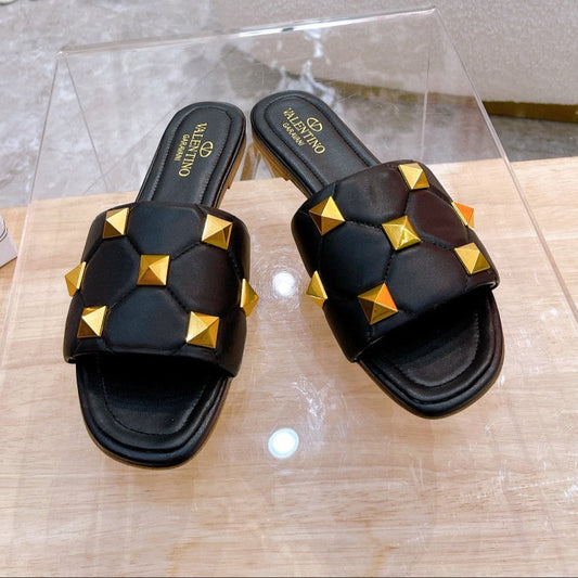 STUD FLAT SLIDE IN BLACK LAMBSKIN - 34