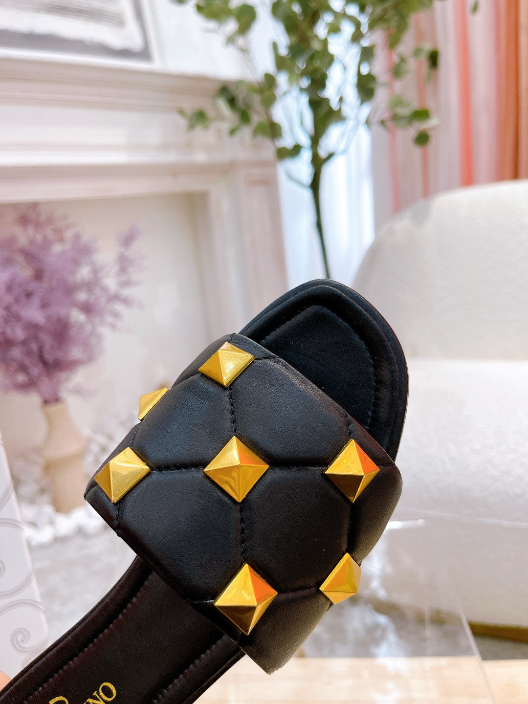 STUD FLAT SLIDE IN BLACK LAMBSKIN - 34
