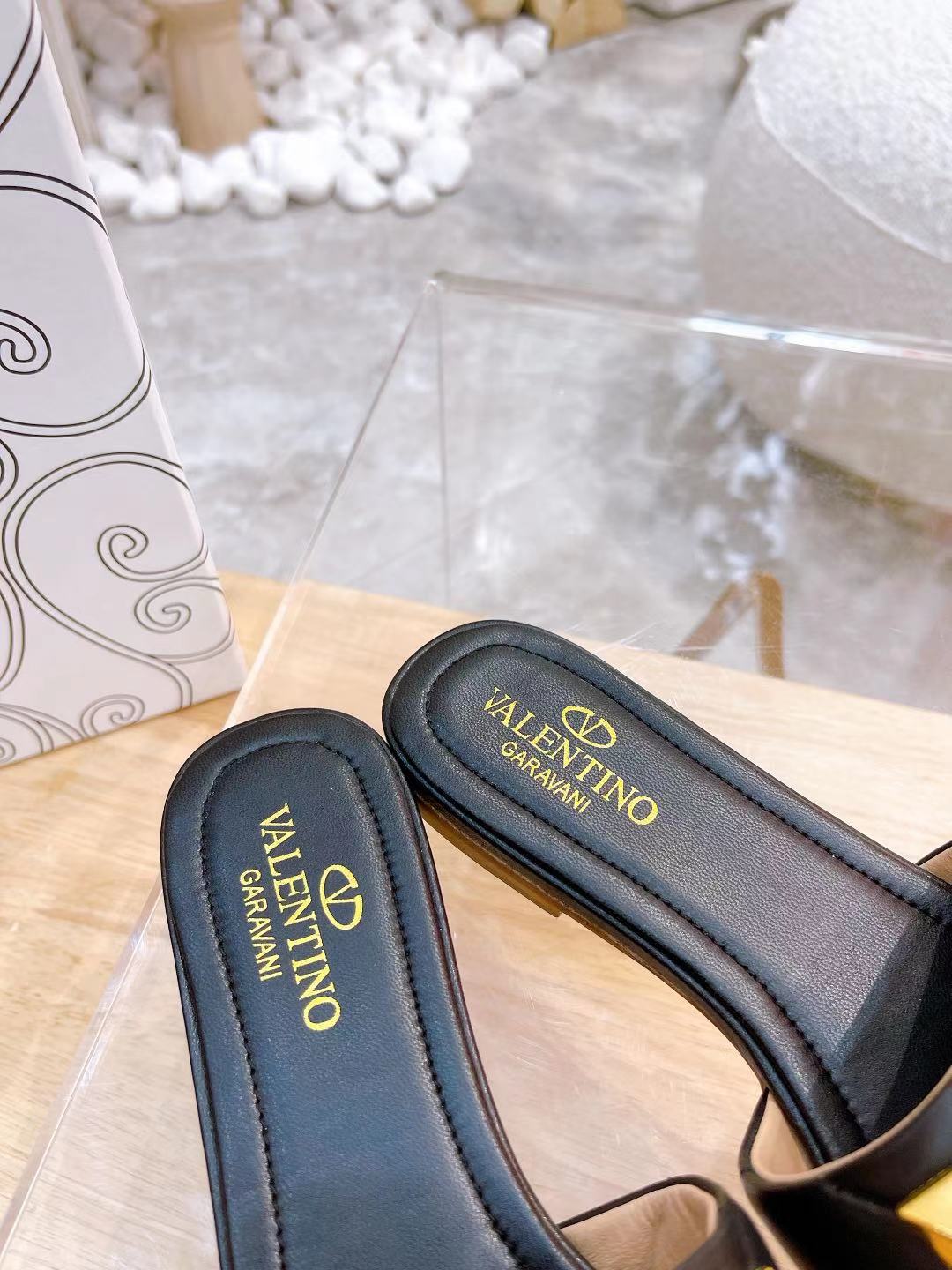 STUD FLAT SLIDE IN BLACK LAMBSKIN - 34