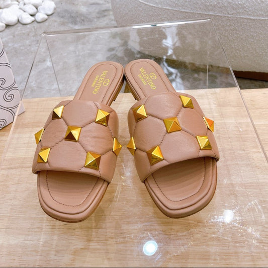 STUD FLAT SLIDE IN PEANUT BROWN LAMBSKIN - 34
