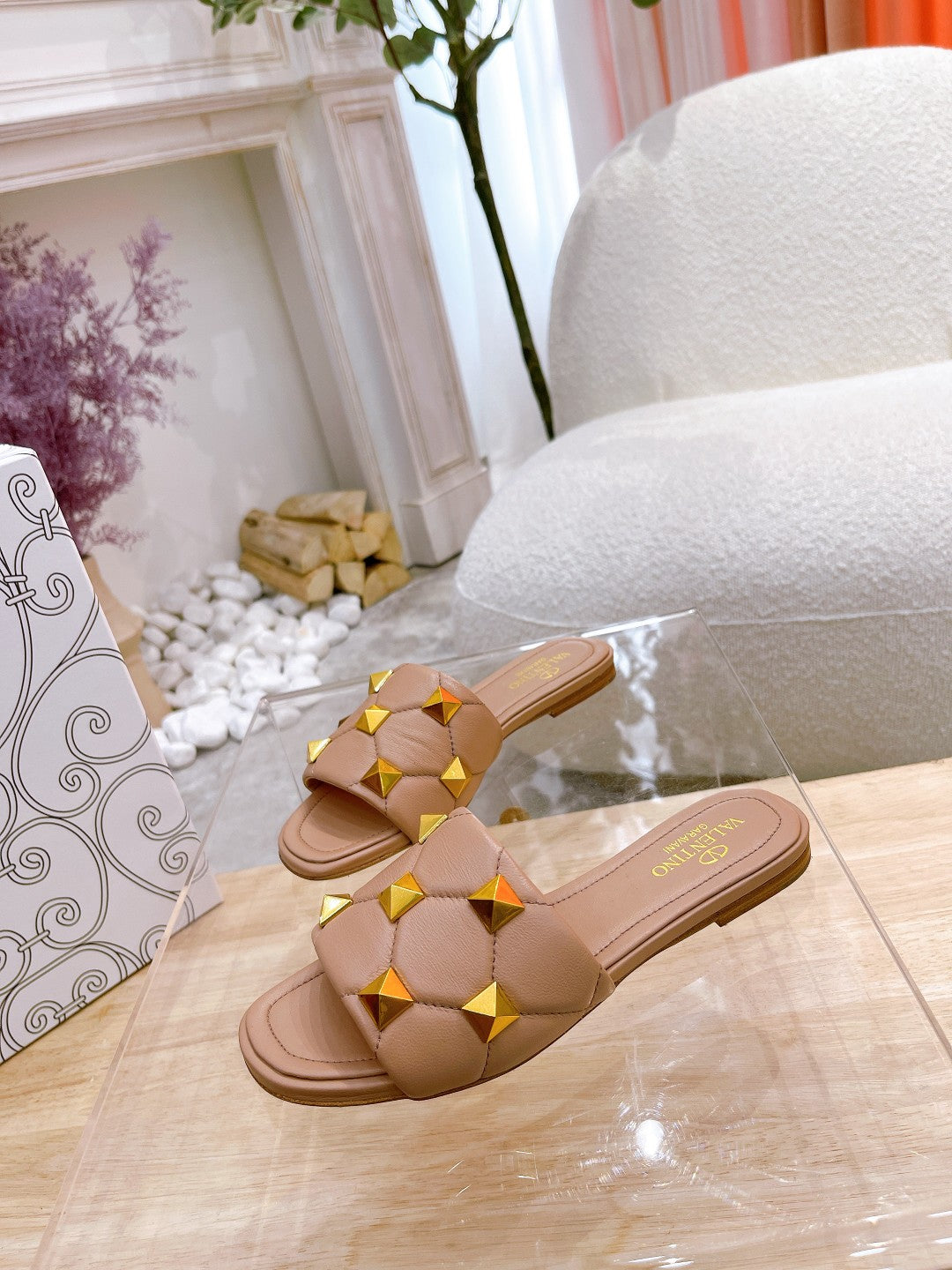 STUD FLAT SLIDE IN PEANUT BROWN LAMBSKIN - 34