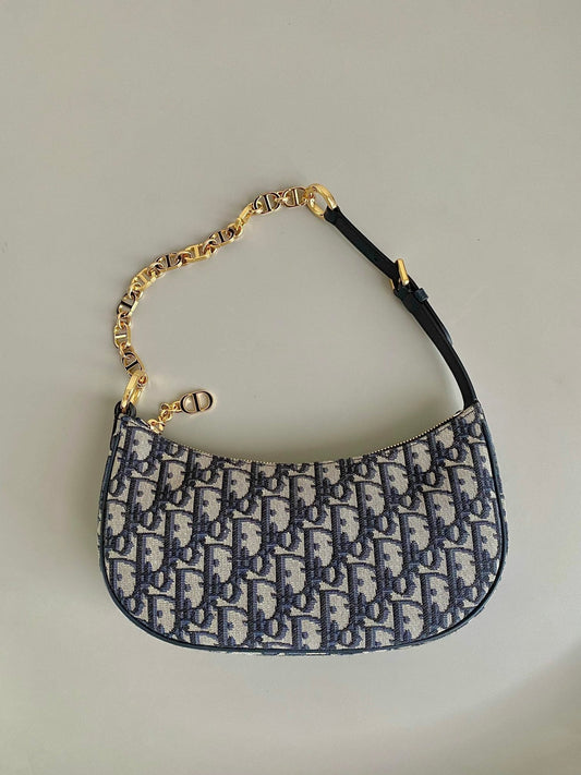 CD LOUNGE 26CM BLUE OBLIQUE EMBROIDERY