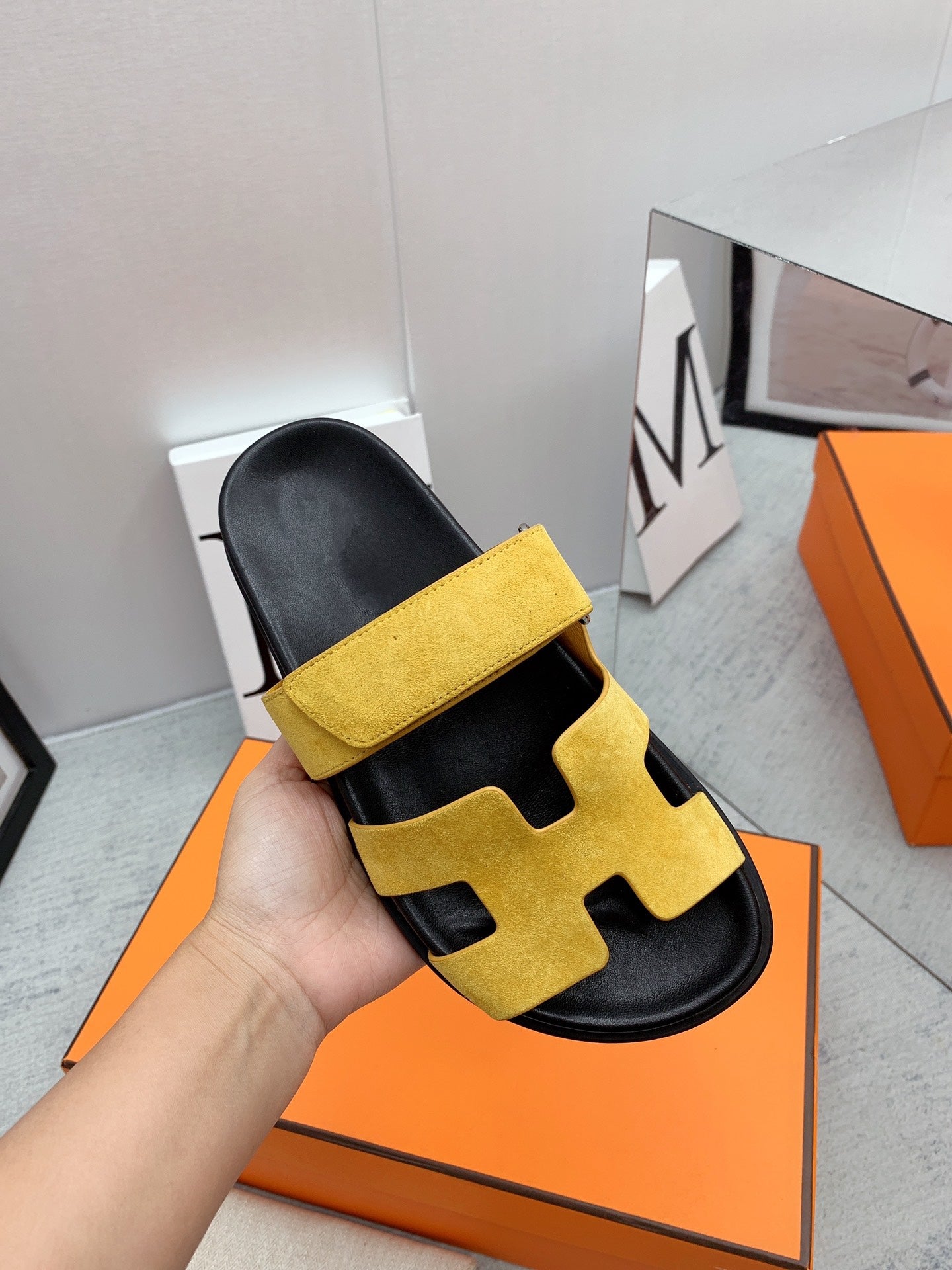 Chypre Sandal Yellow - 35