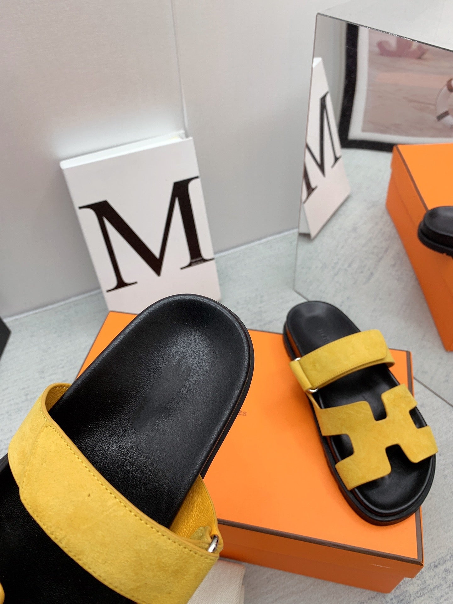 Chypre Sandal Yellow - 35