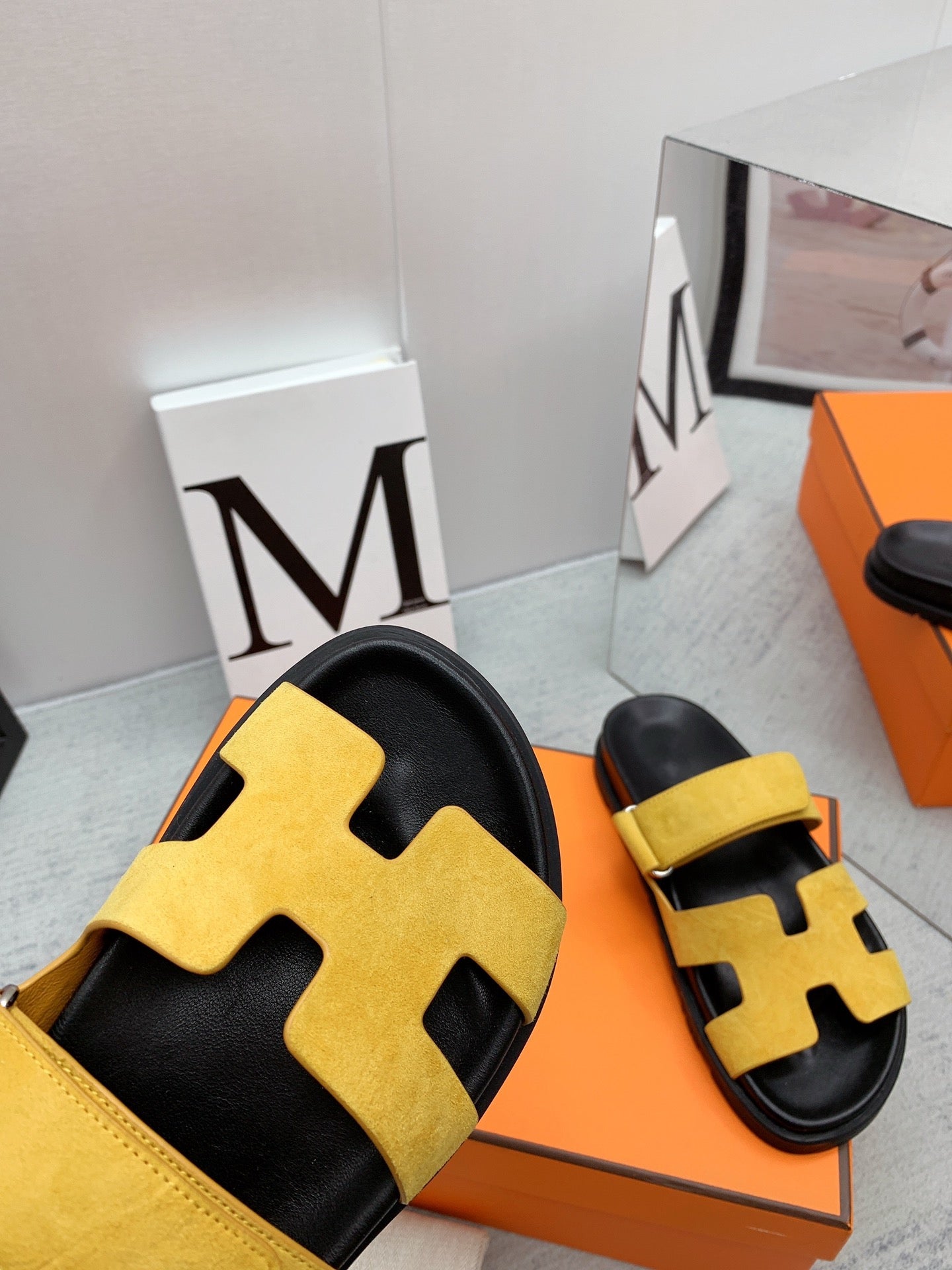 Chypre Sandal Yellow - 35