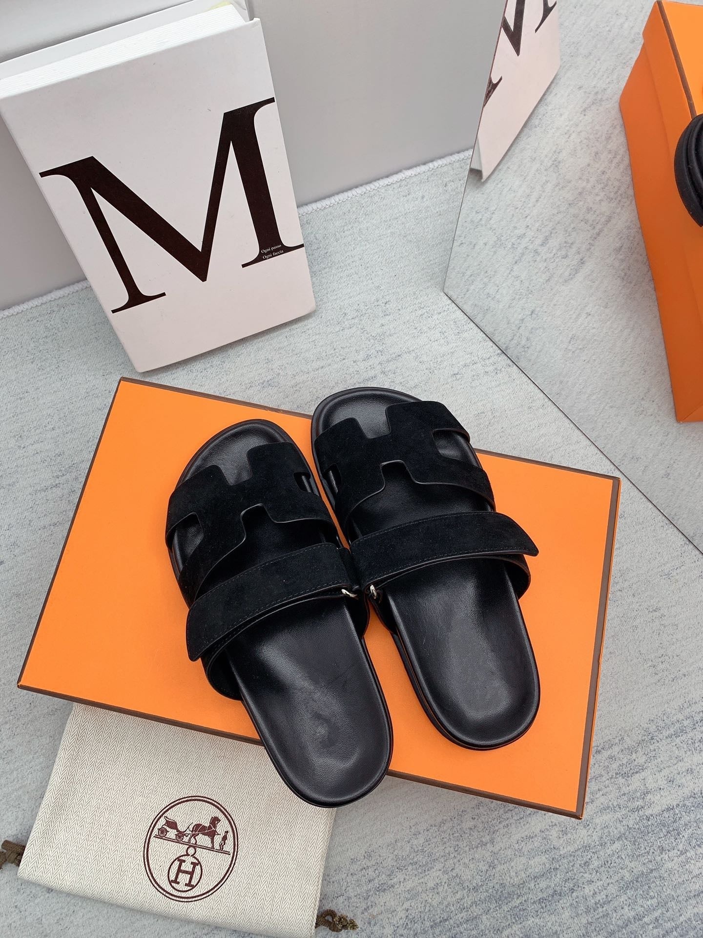 Chypre Sandal Black velvet lining - 35