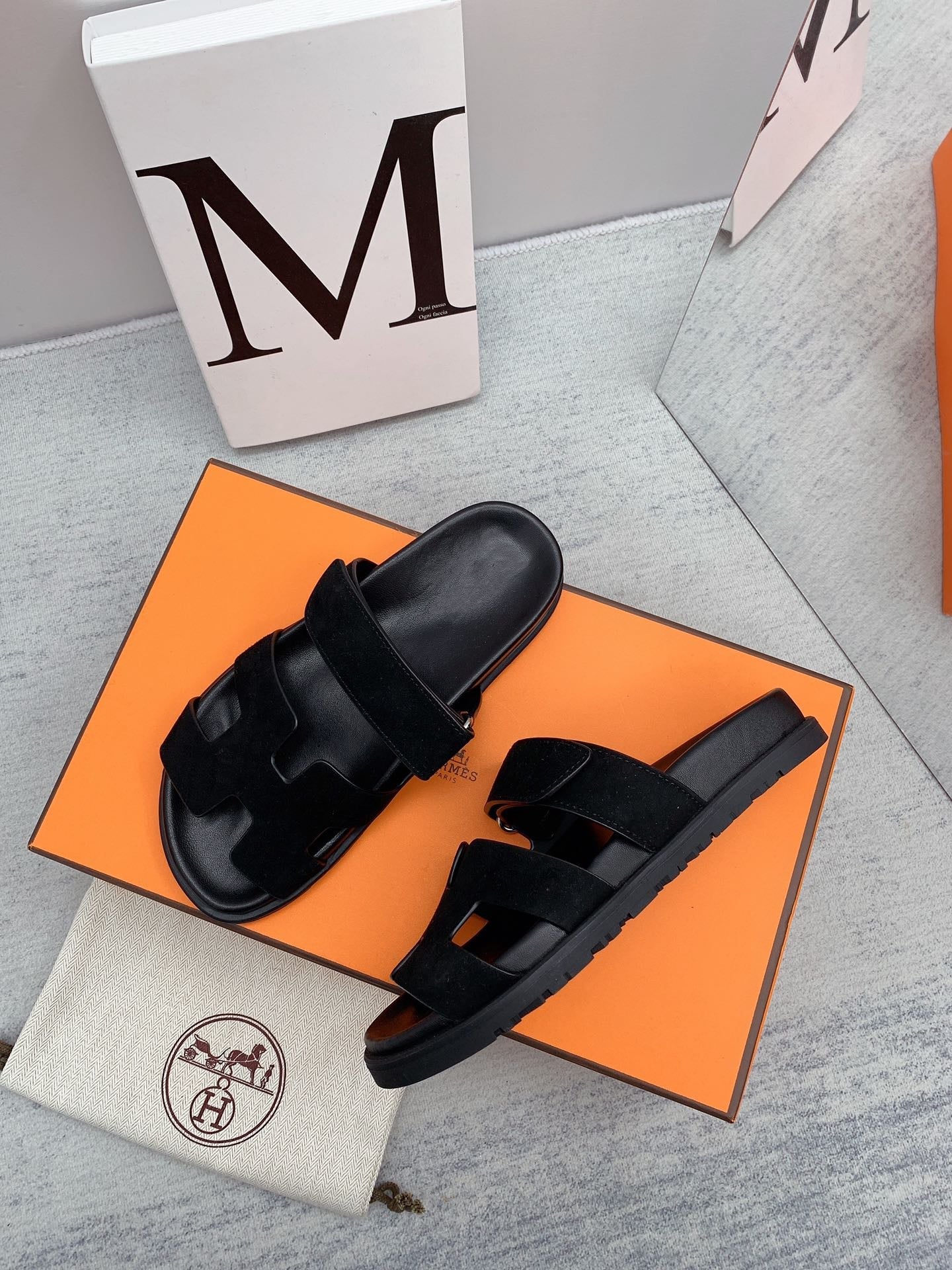 Chypre Sandal Black velvet lining - 35