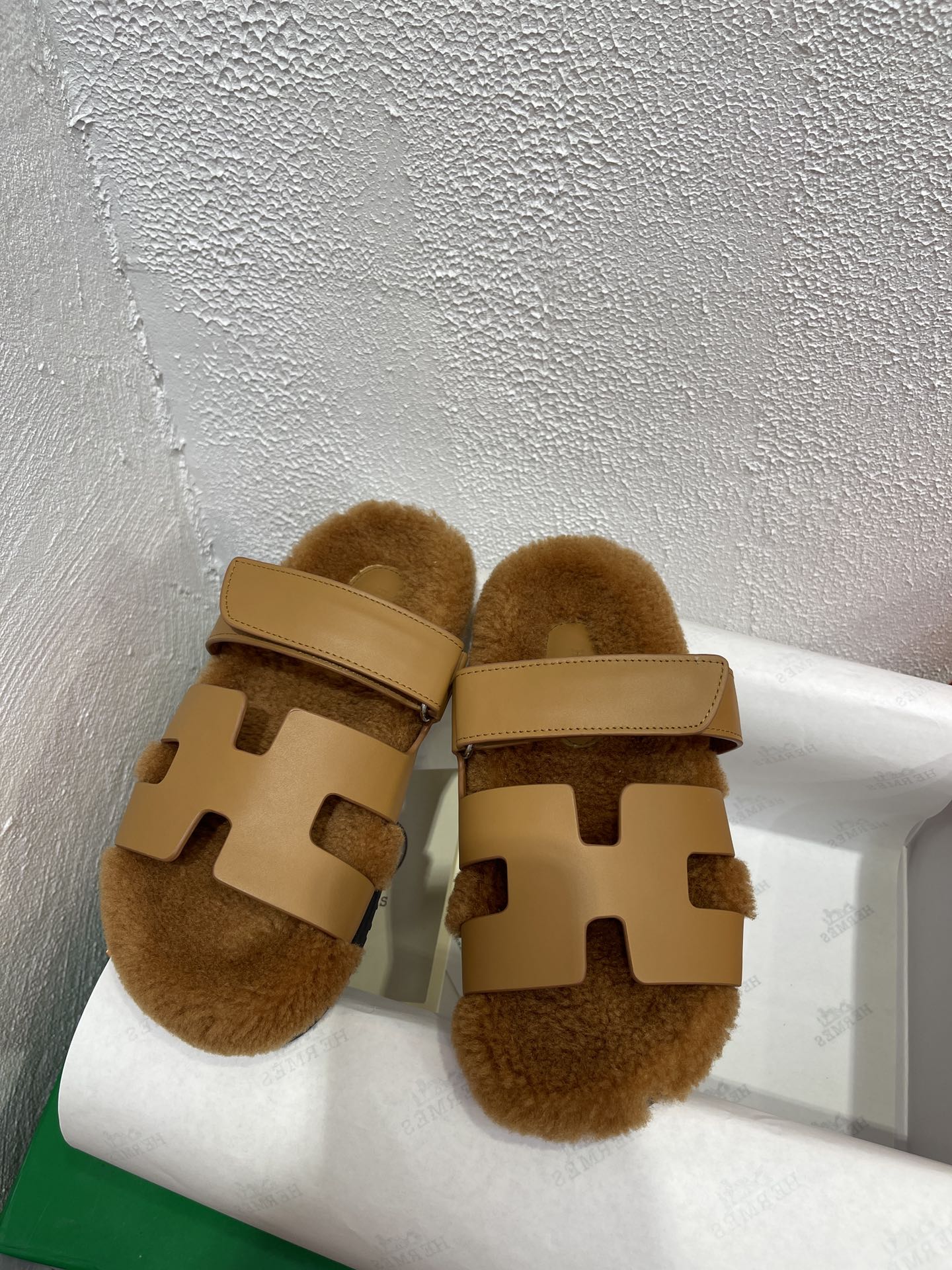Chypre Sandal Gold shearling insole Gold goatskin lining - 35