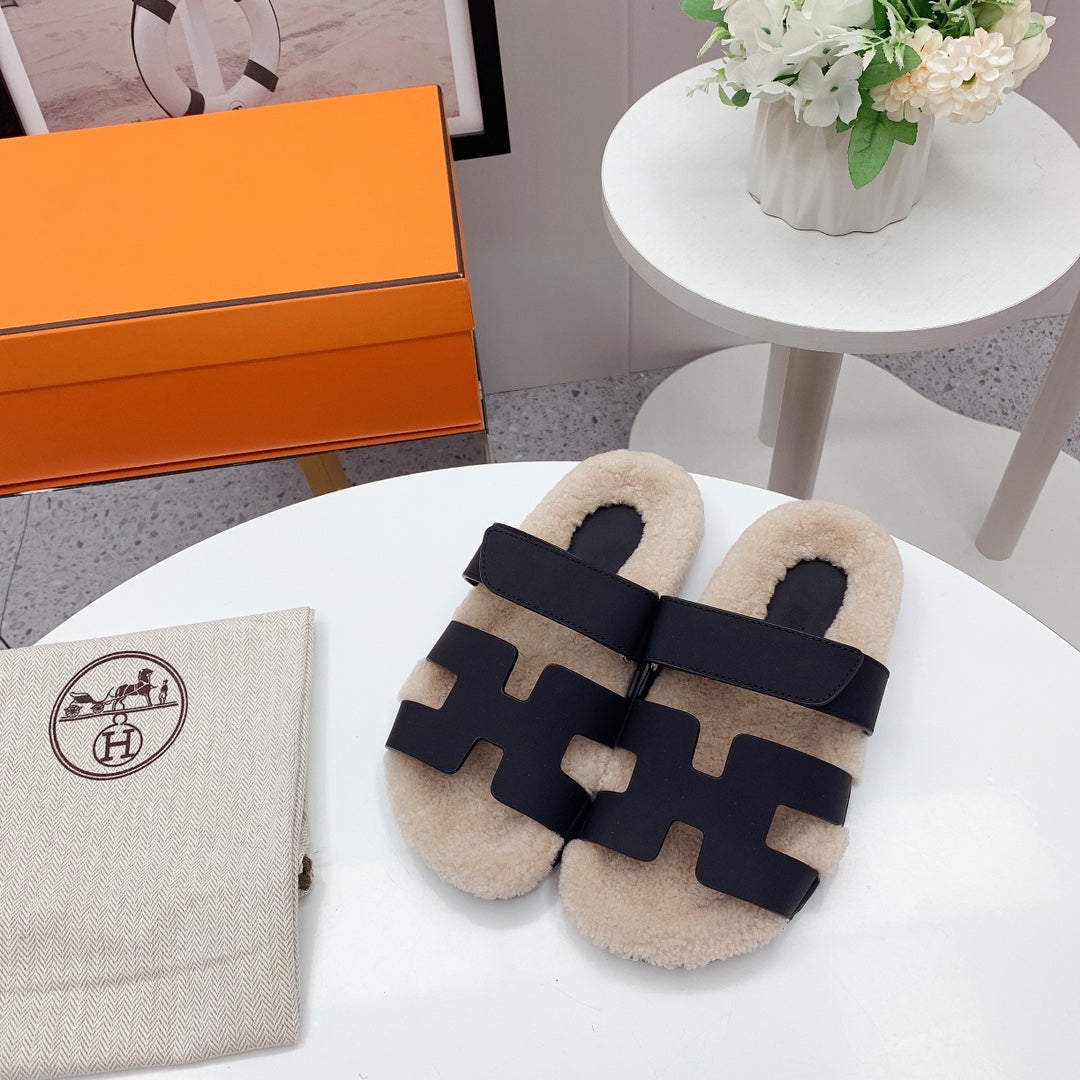 Chypre Sandal Beige shearling insole Black goatskin lining - 35