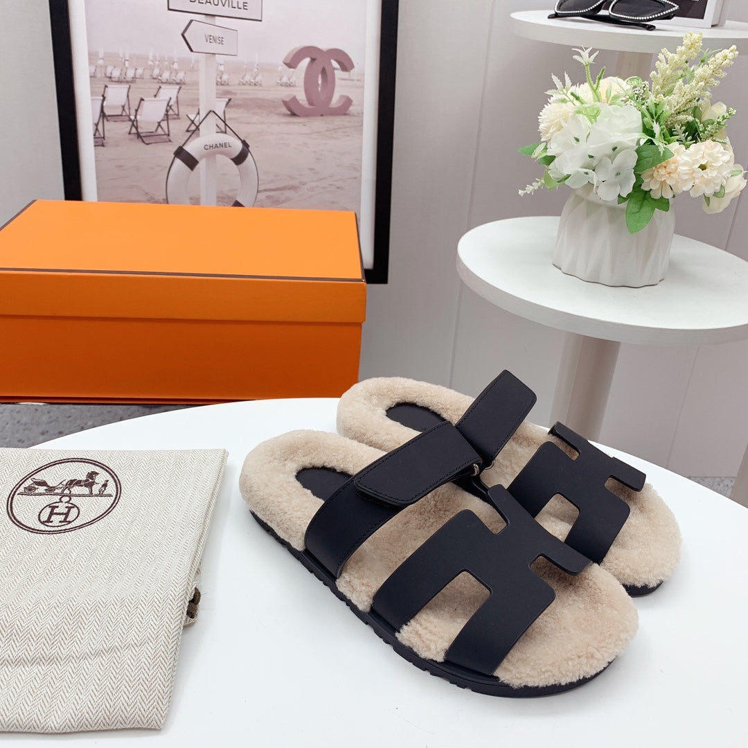 Chypre Sandal Beige shearling insole Black goatskin lining - 35