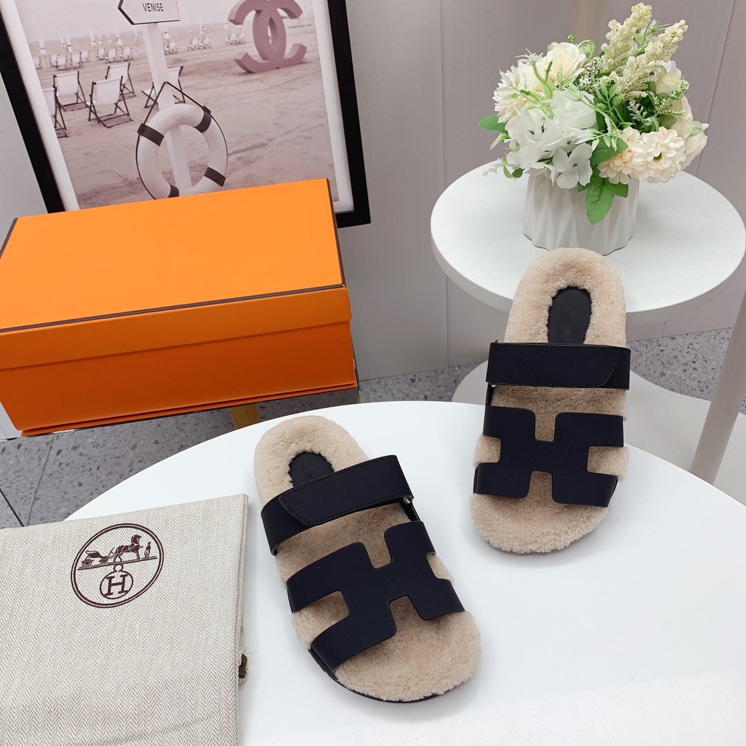 Chypre Sandal Beige shearling insole Black goatskin lining - 35