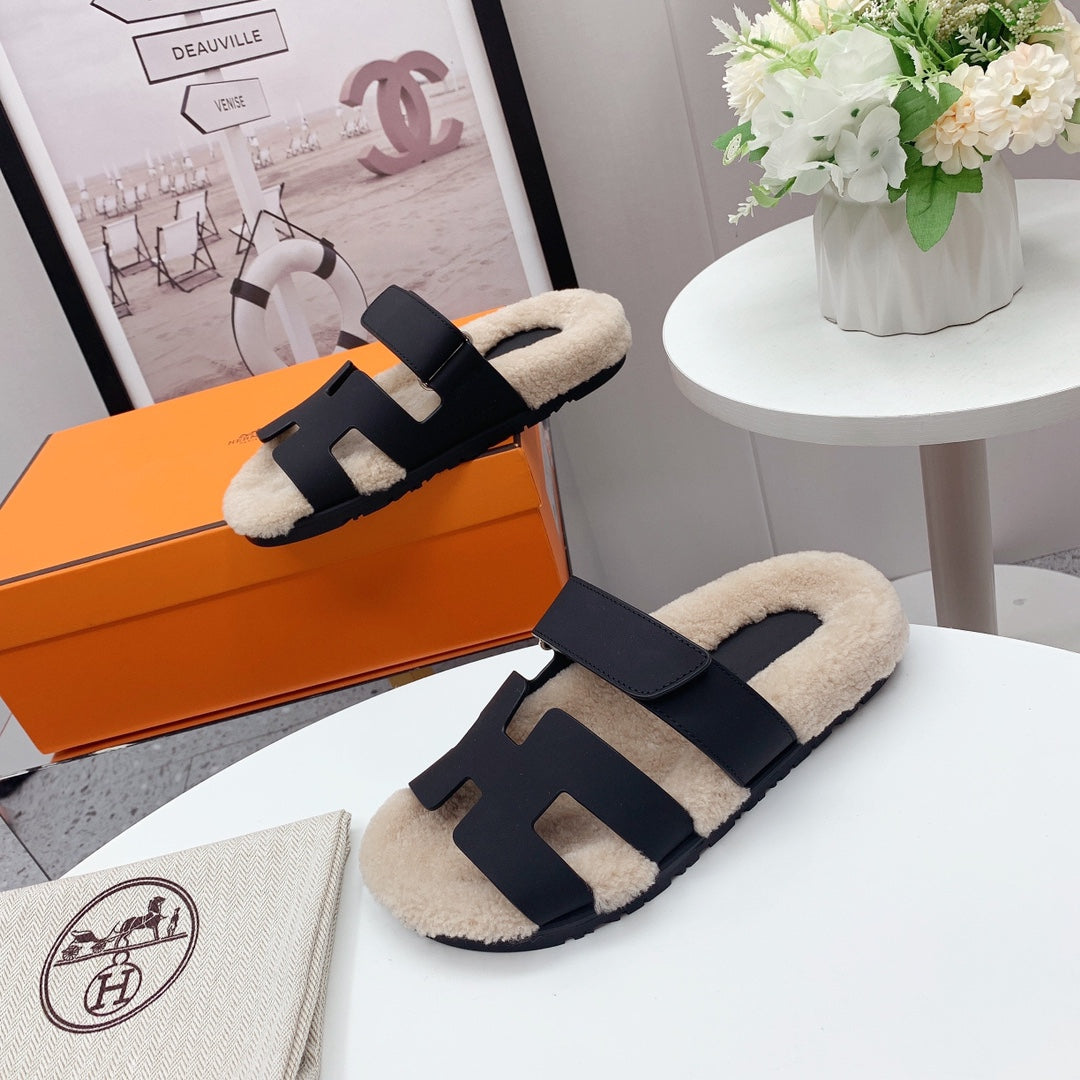 Chypre Sandal Beige shearling insole Black goatskin lining - 35
