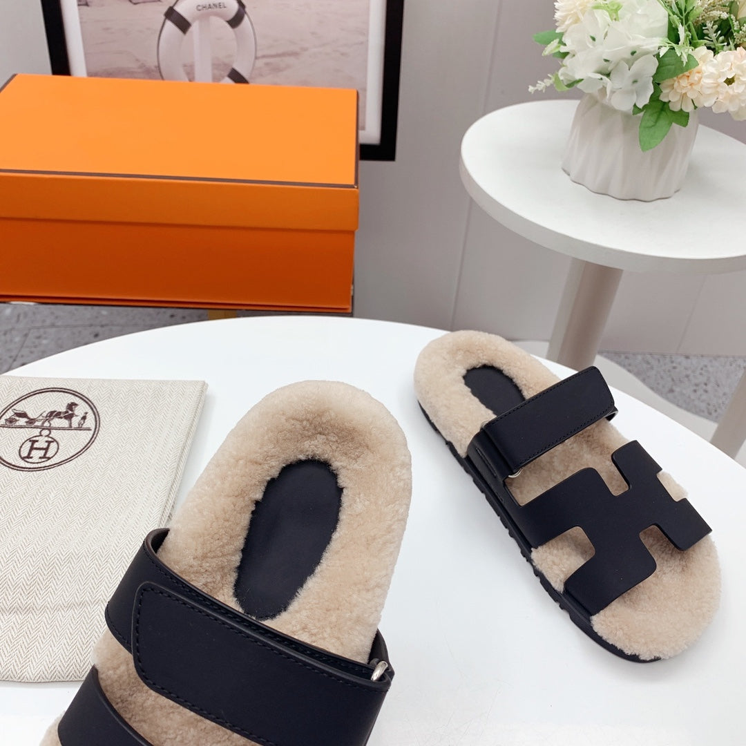 Chypre Sandal Beige shearling insole Black goatskin lining - 35