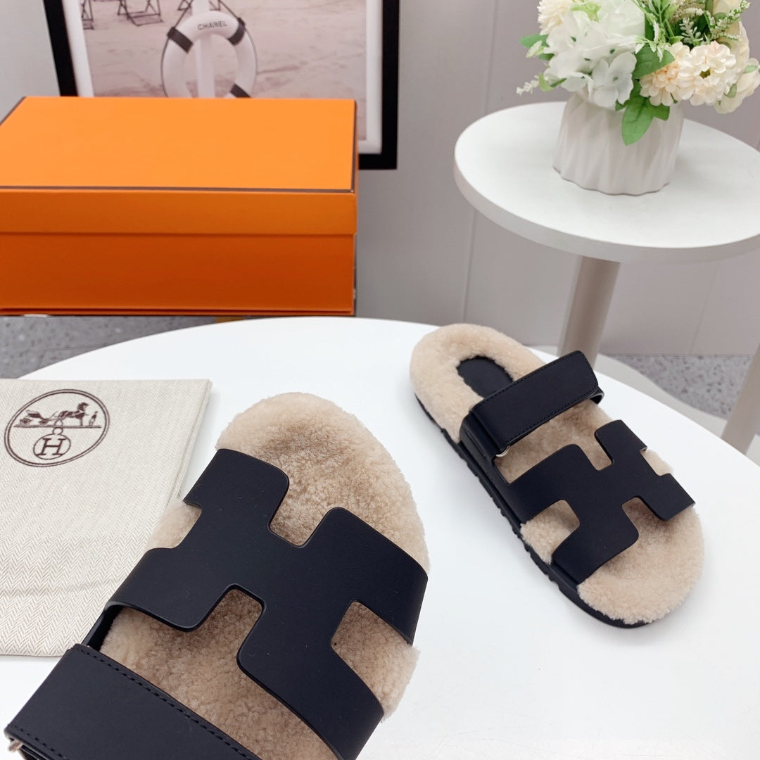 Chypre Sandal Beige shearling insole Black goatskin lining - 35