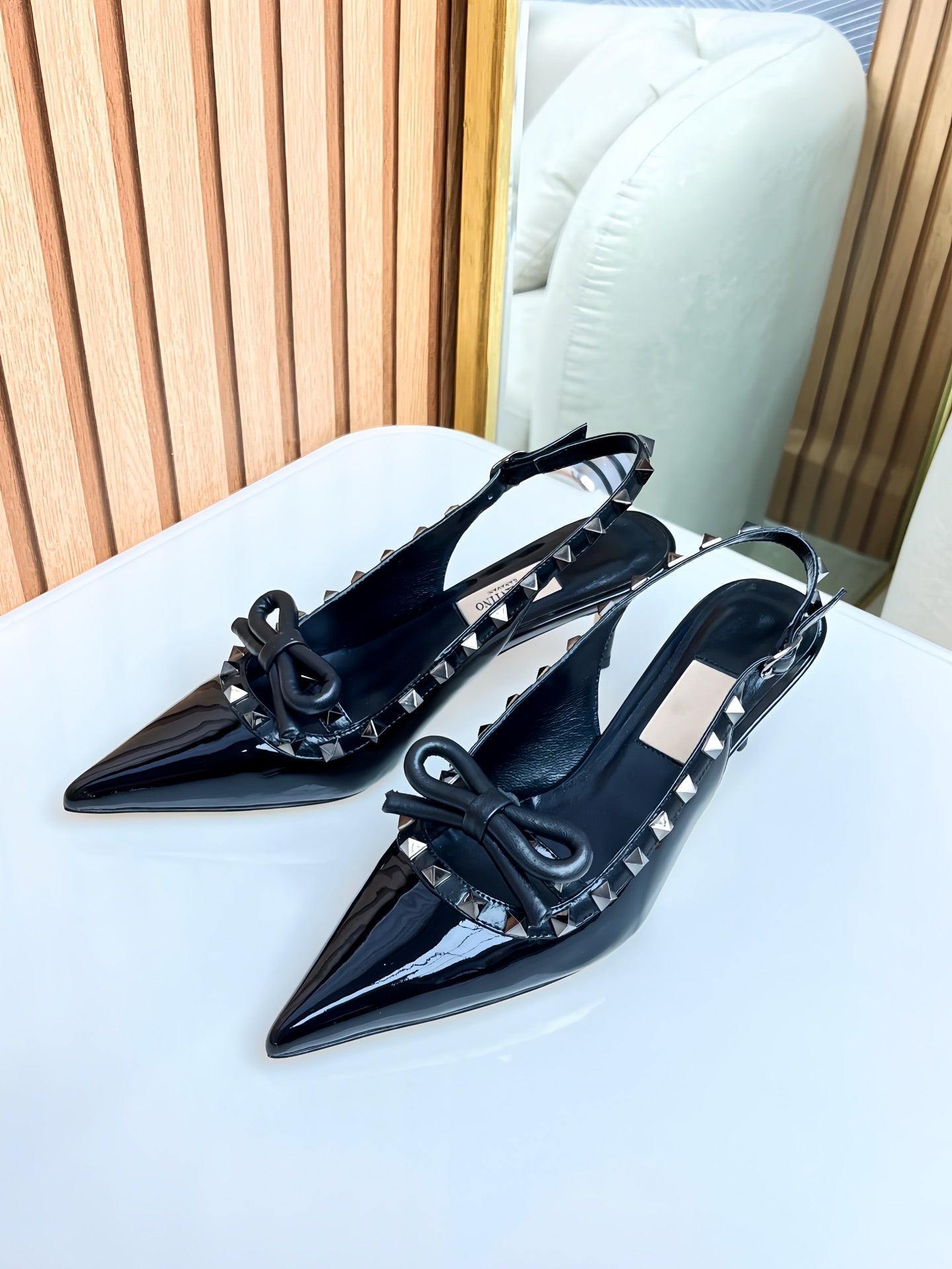 Rockstud Bow Slingback Black Calfskin With Matching Studs - 35