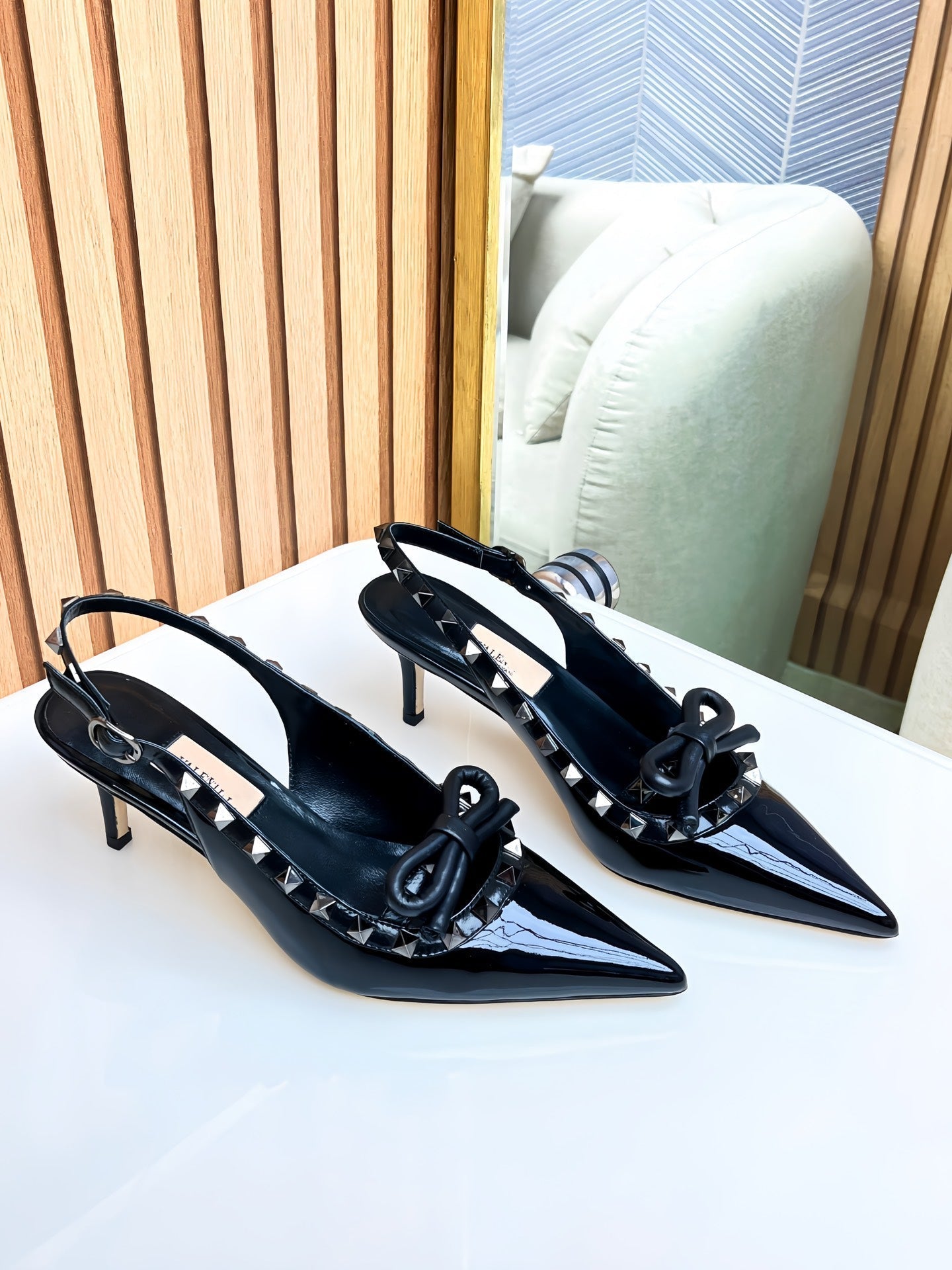 Rockstud Bow Slingback Black Calfskin With Matching Studs - 35