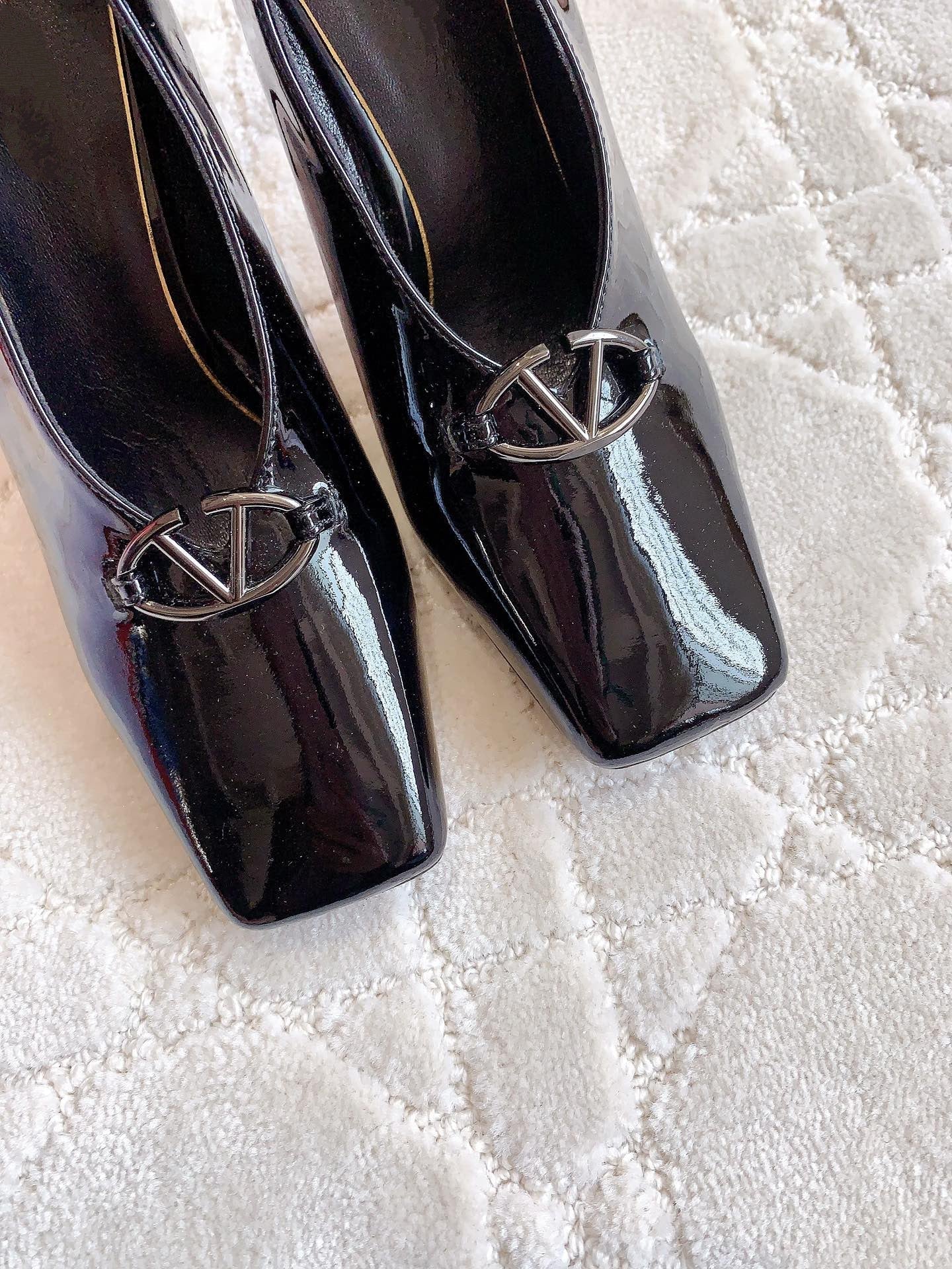 Vlogo Spool Square Toe Shiny Black - 35