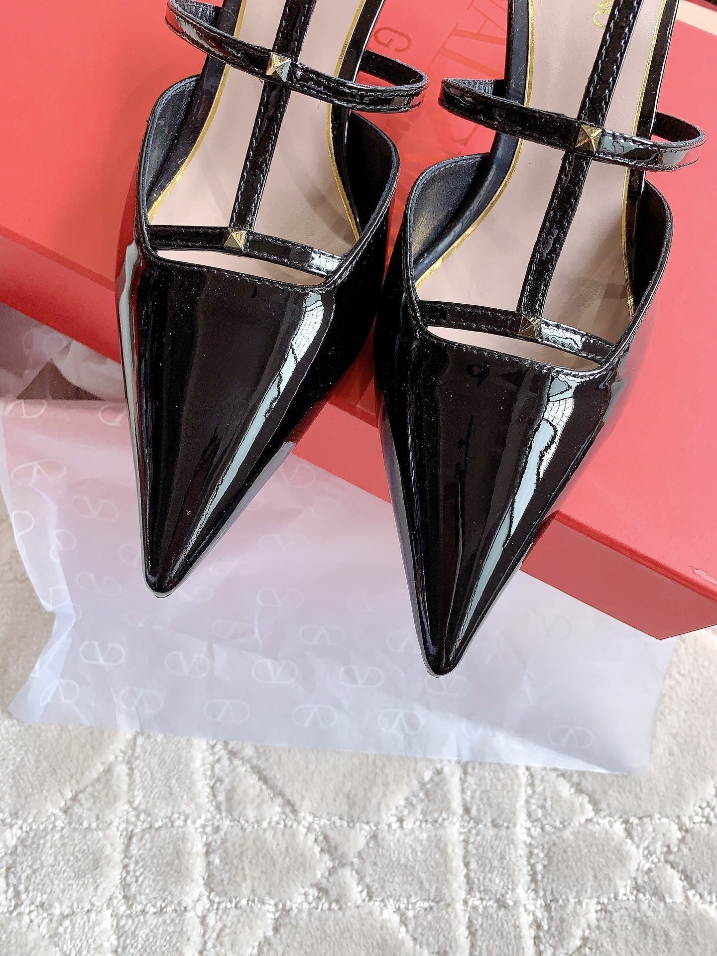 Rockstud Wispy Calfskin Mule 65mm Shiny Black - 35