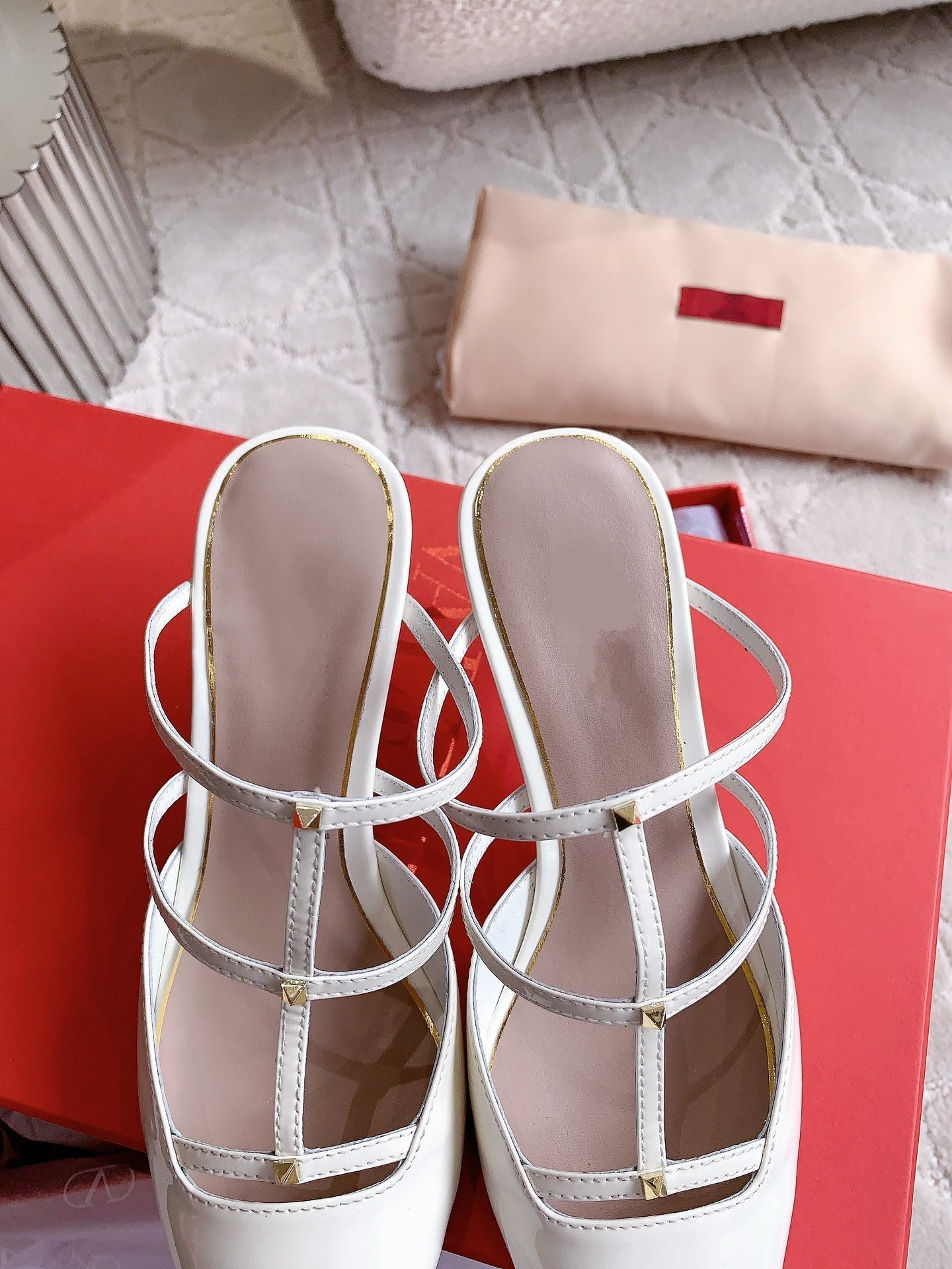 Rockstud Wispy Calfskin Mule 65mm Shiny White - 35