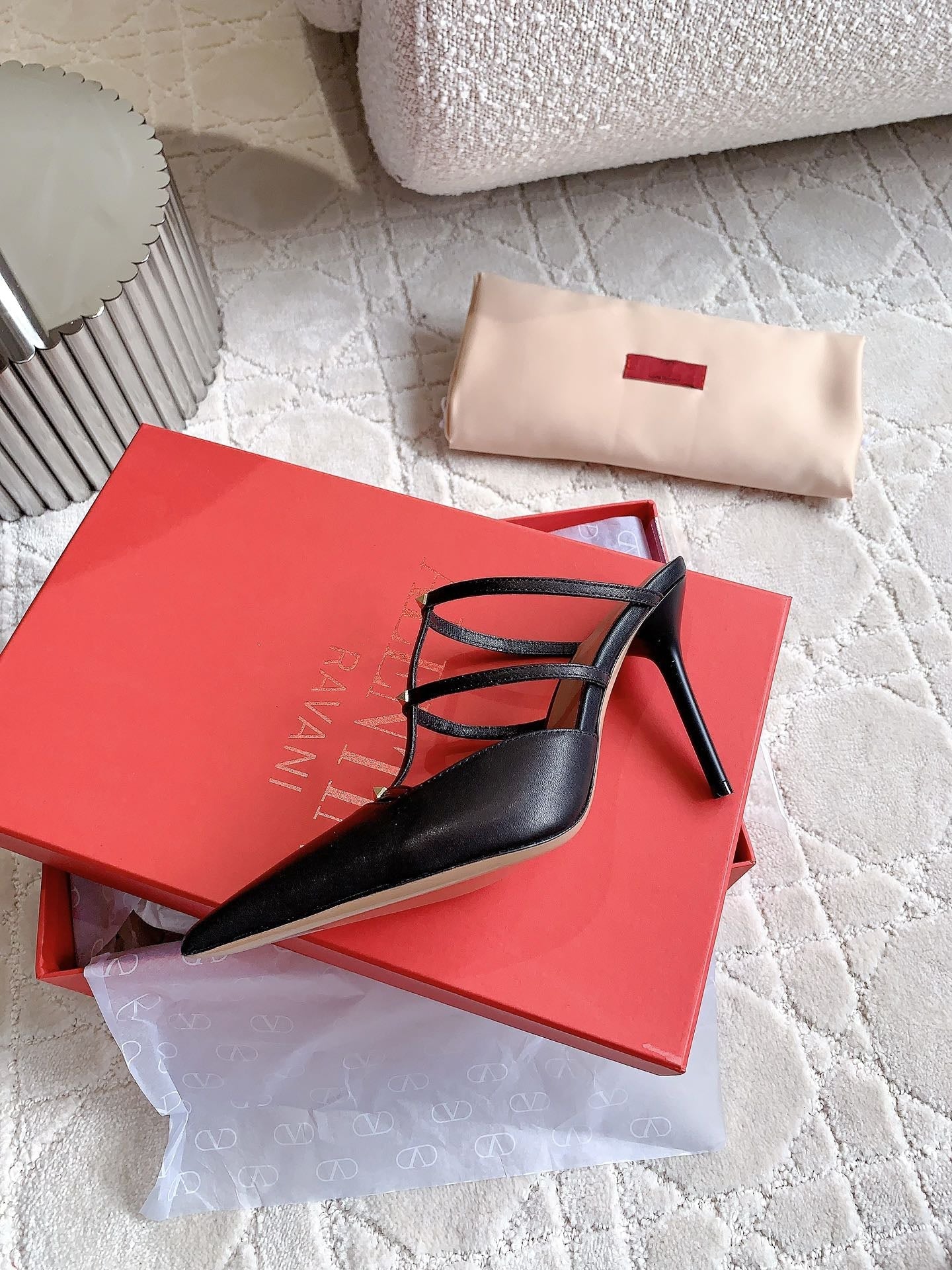 Rockstud Wispy Calfskin Mule 90mm Matte Black - 35