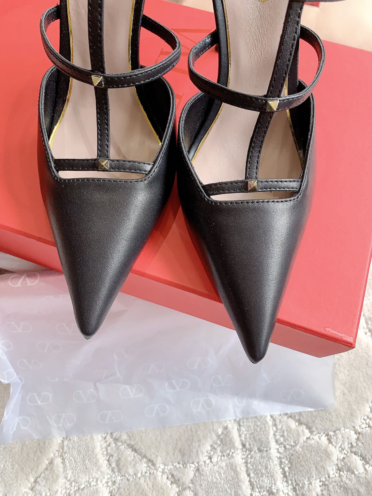 Rockstud Wispy Calfskin Mule 90mm Matte Black - 35
