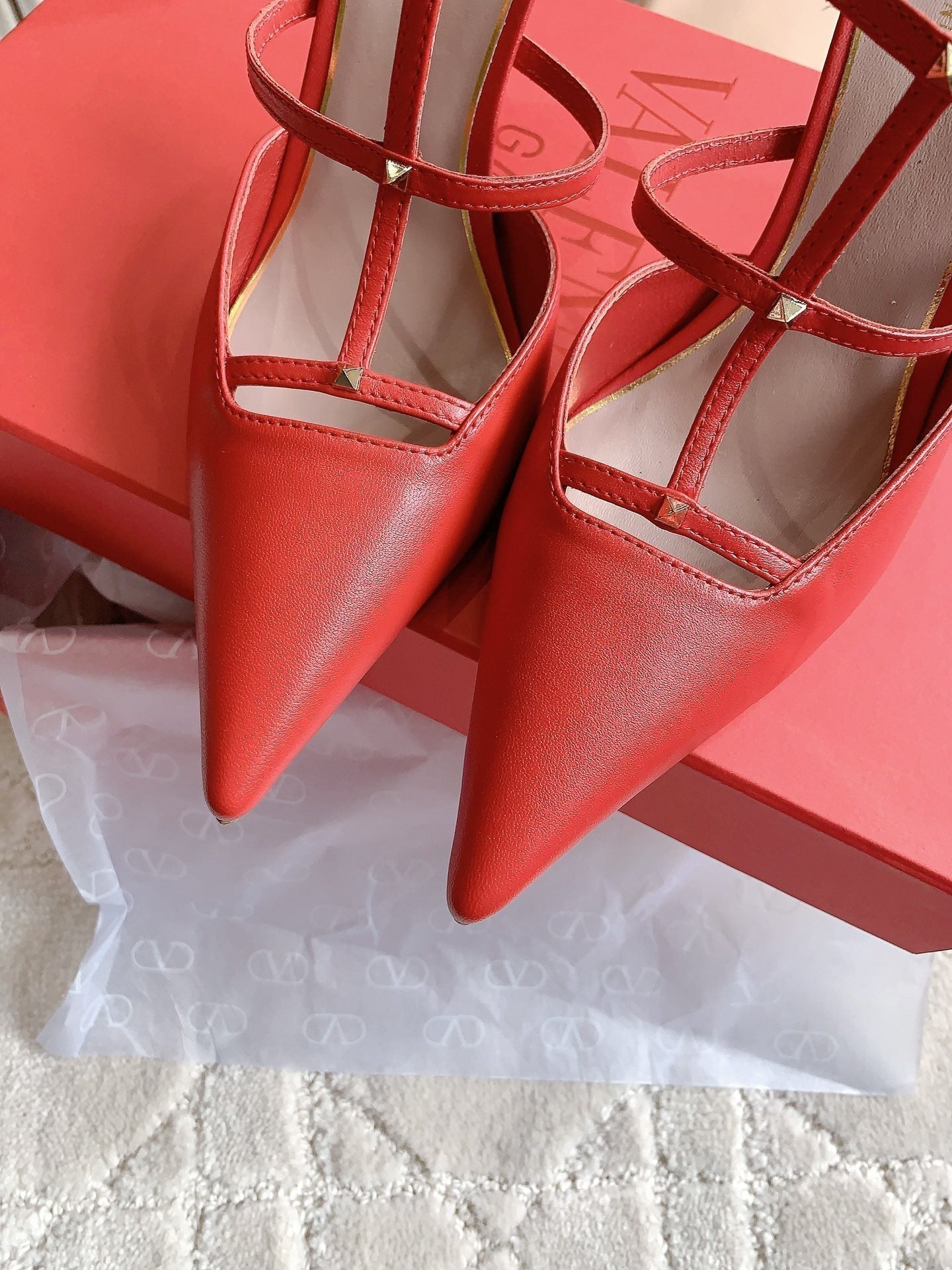 Rockstud Wispy Calfskin Mule 90mm Matte Red - 35