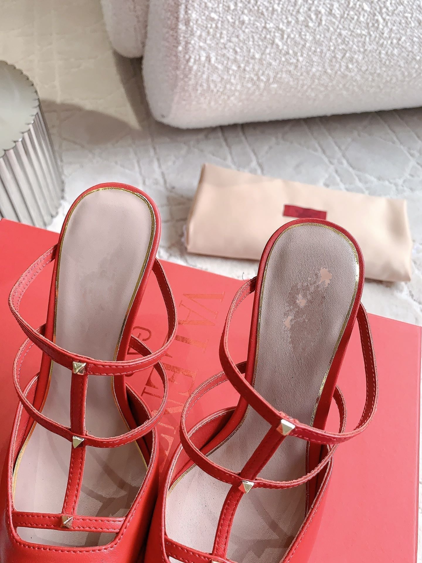 Rockstud Wispy Calfskin Mule 90mm Matte Red - 35