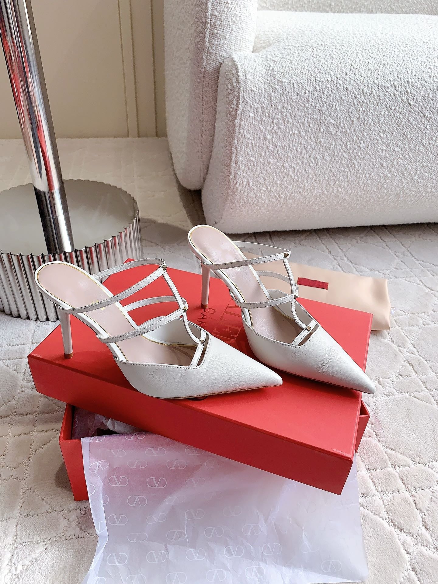 Rockstud Wispy Calfskin Mule 90mm Matte White - 35