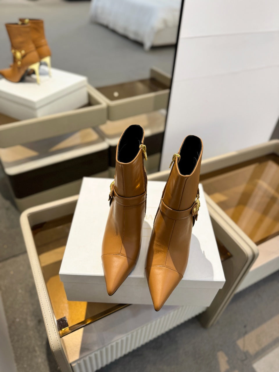 ЧОБОТИ-ШПИЛЬКИ BALMAIN 26S НА ПІДБОРАХ 95 ММ З КОРИЧНЕВОЇ ТЕЛЯЧОЇ ШКІРИ