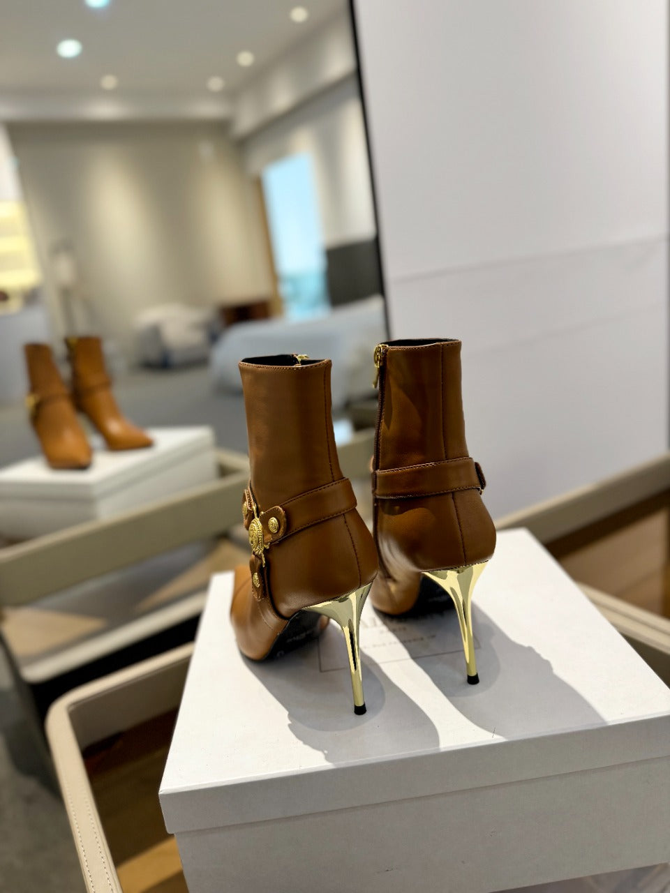 ЧОБОТИ-ШПИЛЬКИ BALMAIN 26S НА ПІДБОРАХ 95 ММ З КОРИЧНЕВОЇ ТЕЛЯЧОЇ ШКІРИ