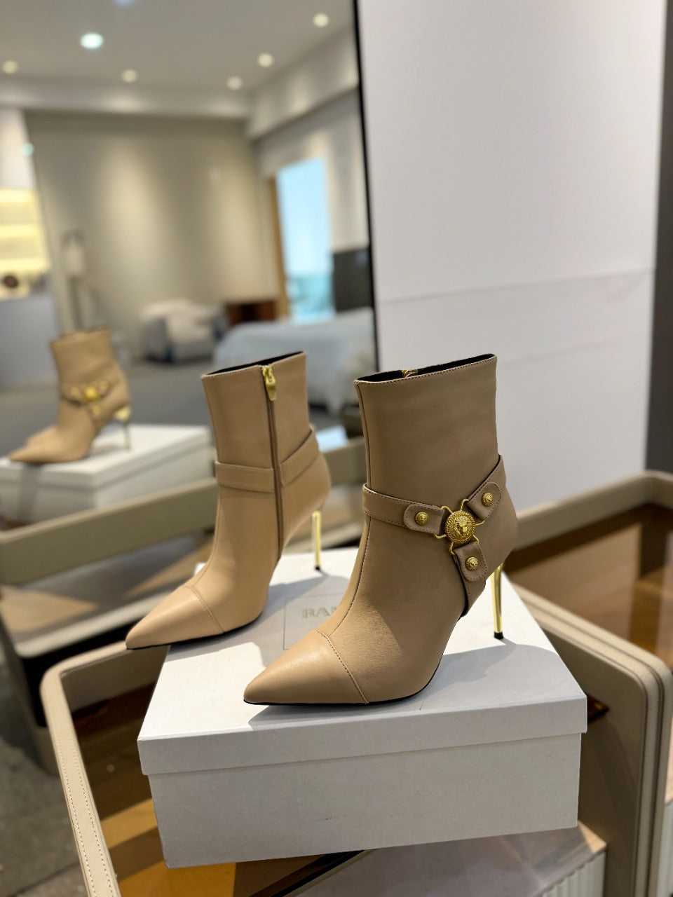 ЧОБОТИ-БОТФОРТИ BALMAIN 26S НА ШПИЛЬЦІ 95 ММ З ТЕМНО-БЕЖЕВОЇ ШКІРИ ТЕЛЯТИ
