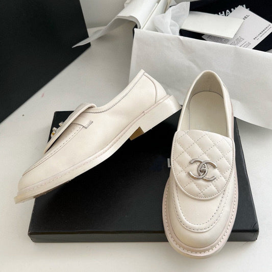 Moccasins White Quilted Calfskin Silver CC - 35