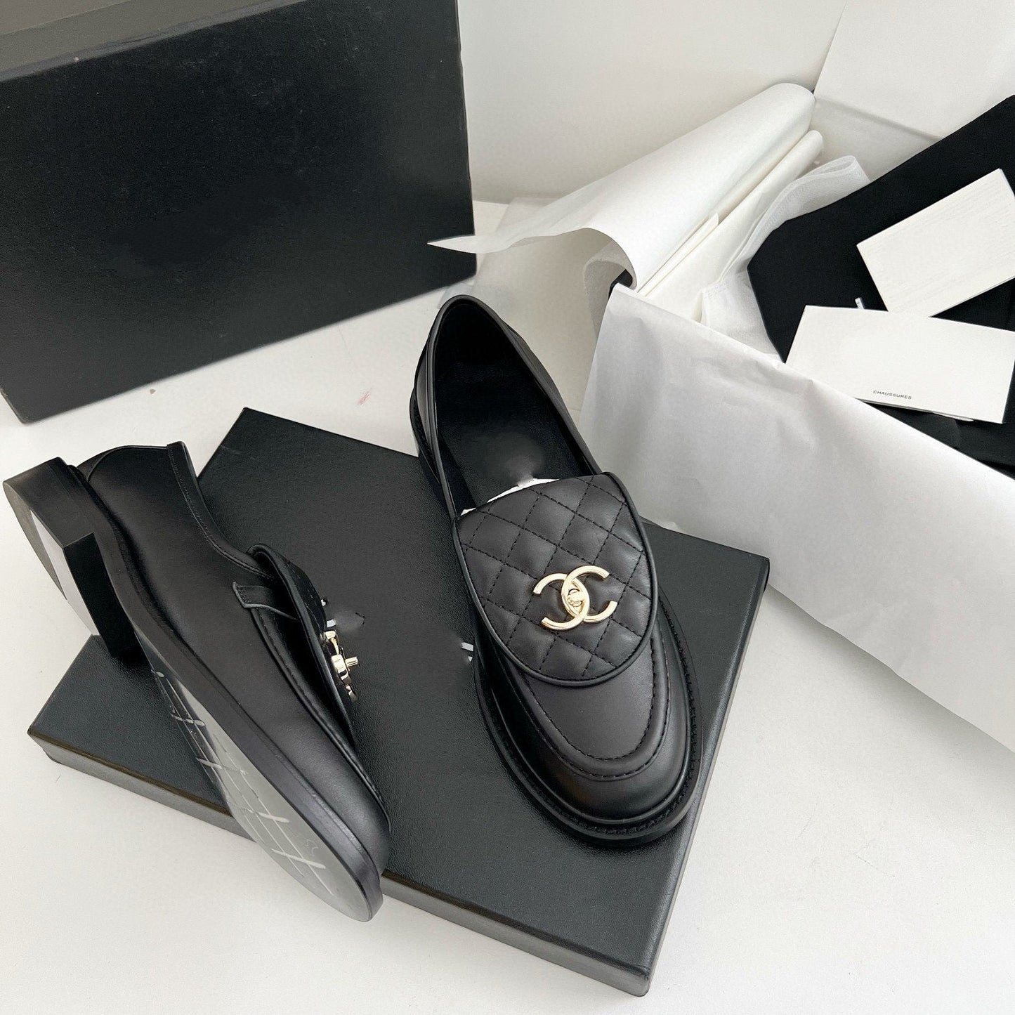 Moccasins Black Quilted Calfskin Gold CC - 35