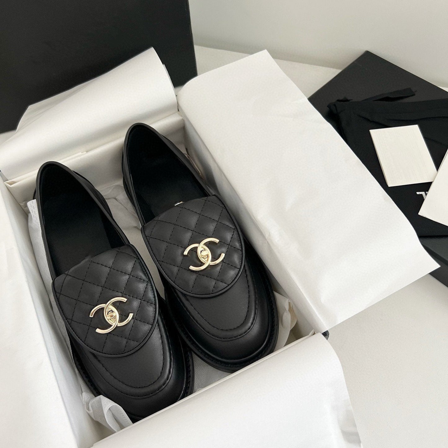 Moccasins Black Quilted Calfskin Gold CC - 35